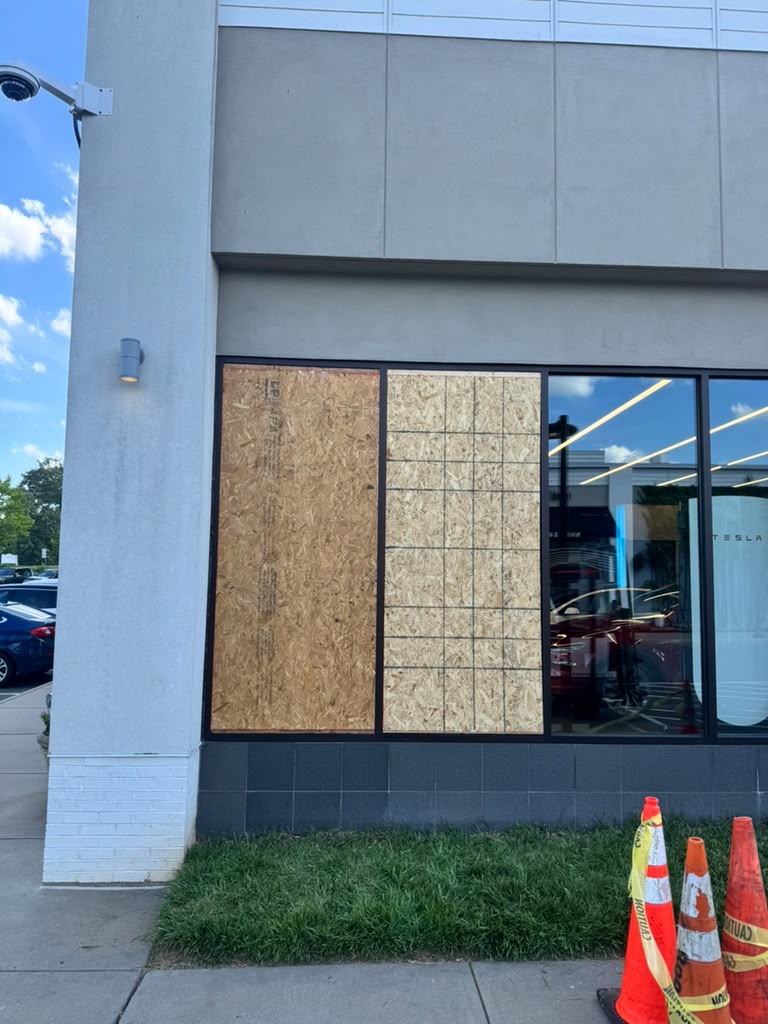 Board up services before and after #6